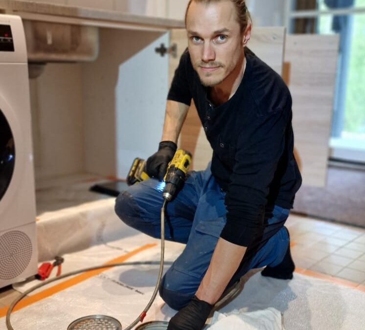 Henkilökohtaista palvelua niin työmaalla kuin tilitoimistossakin